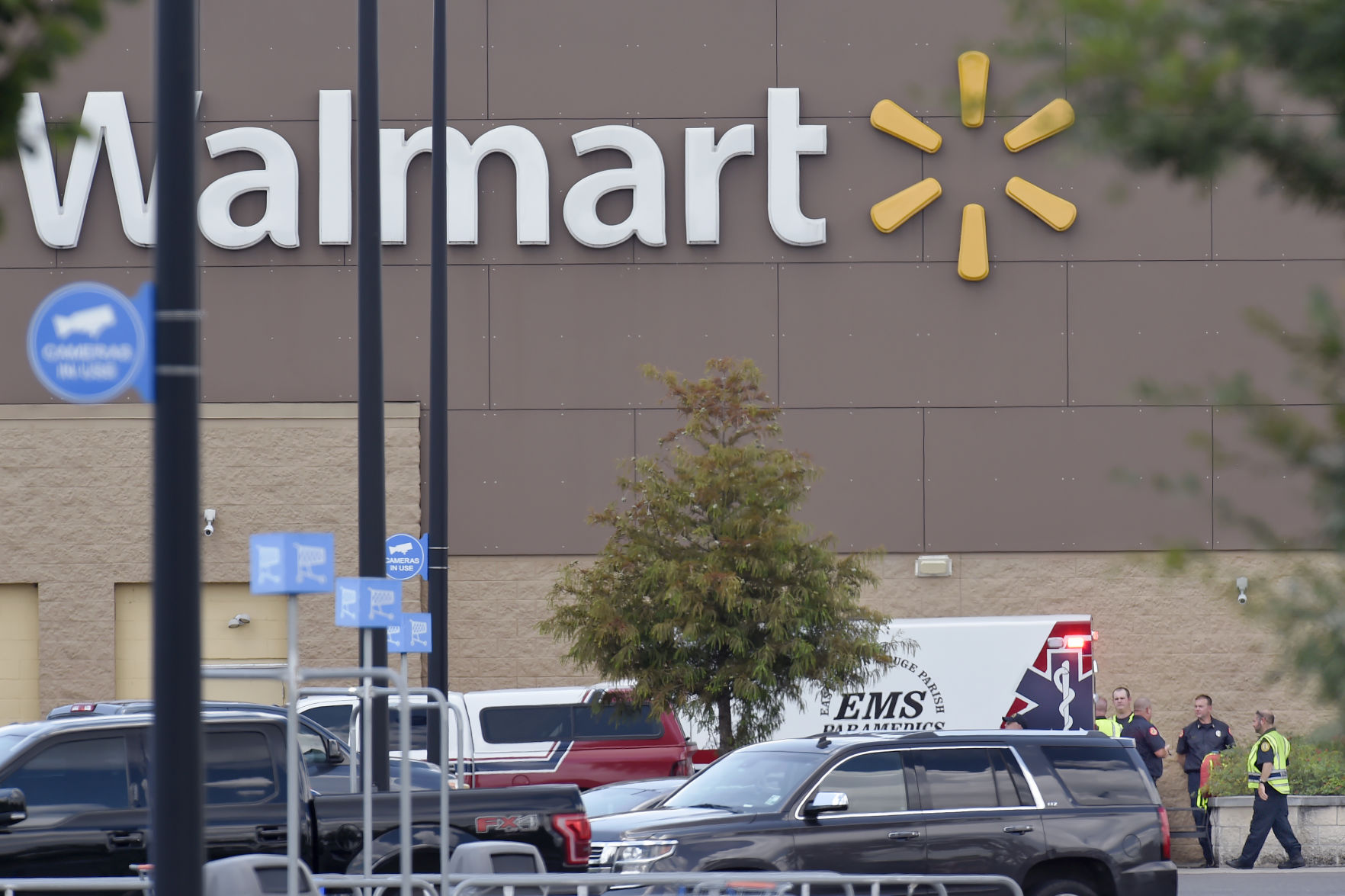 BR.walmartshooting0043.080719 bf.jpg